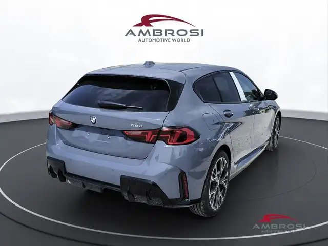 BMW 1 Series view 3