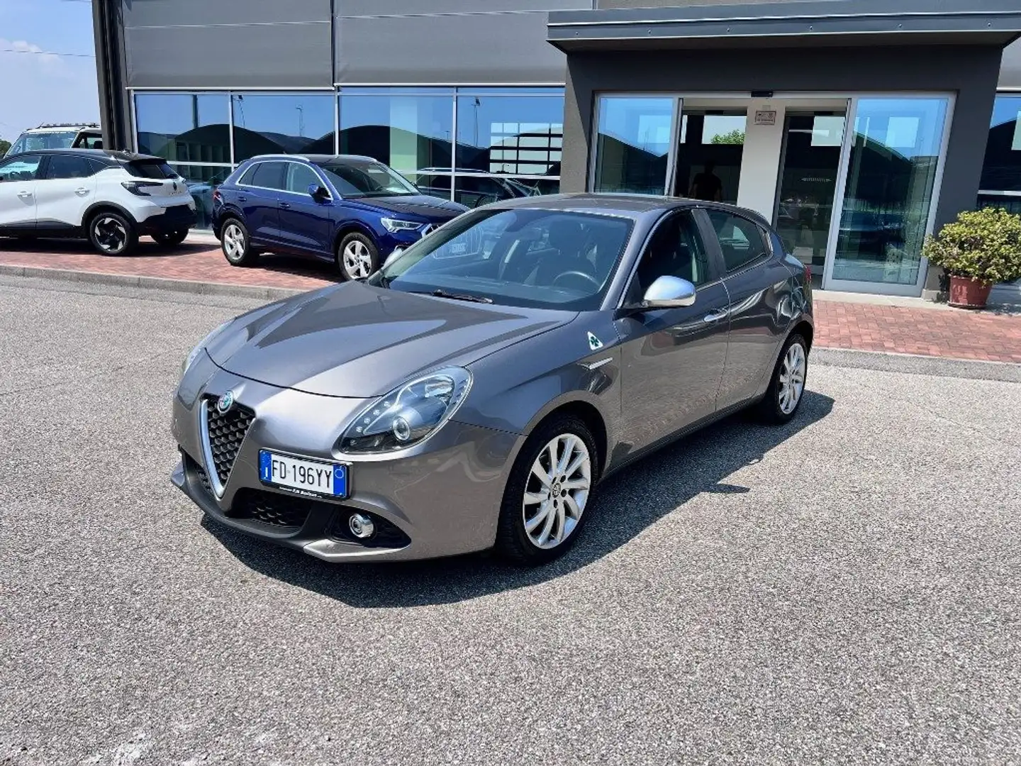 Alfa Romeo Giulietta 1.6 JTDm TCT 120 CV Super Grijs - 1