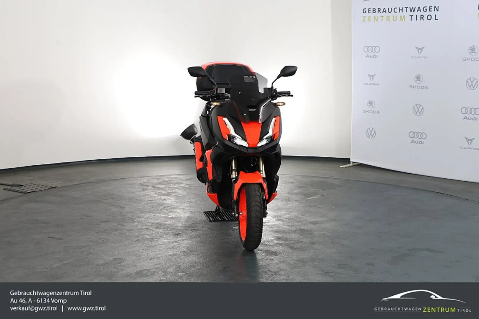 Honda ADV 350 ADV350 EINZELSTÜCK SONDERUMBAU KEY LESS TOP CASE LED Fekete - 2