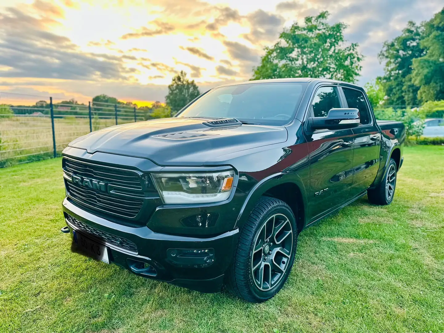 RAM 1500 RAM 1500 Crew Cab Laramie Schwarz - 1