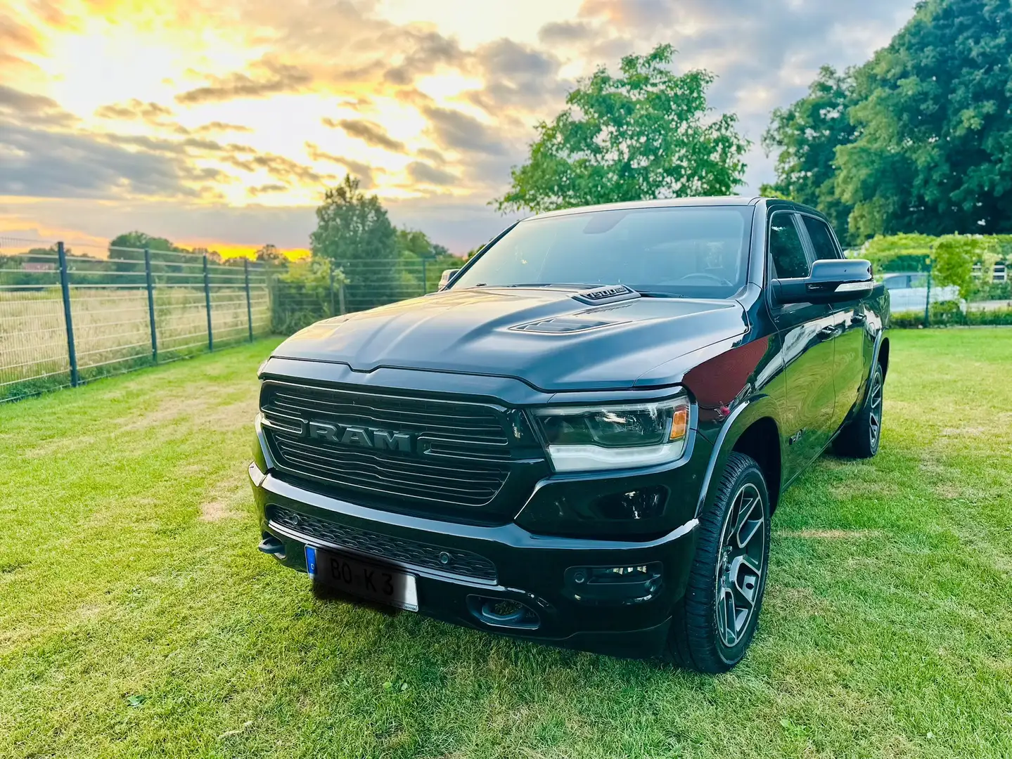 RAM 1500 RAM 1500 Crew Cab Laramie Schwarz - 2