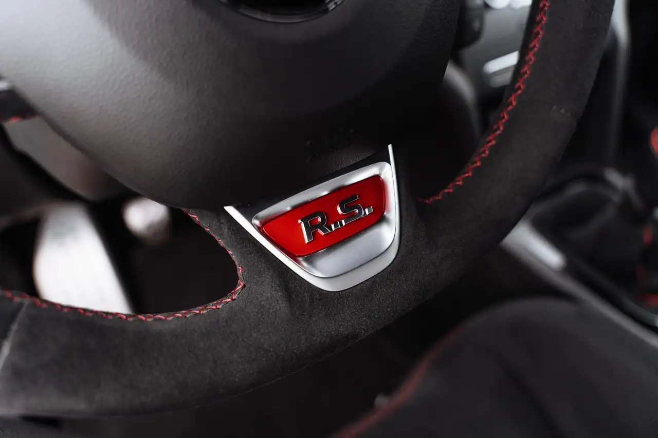 Renault Megane R.S. — photo 23