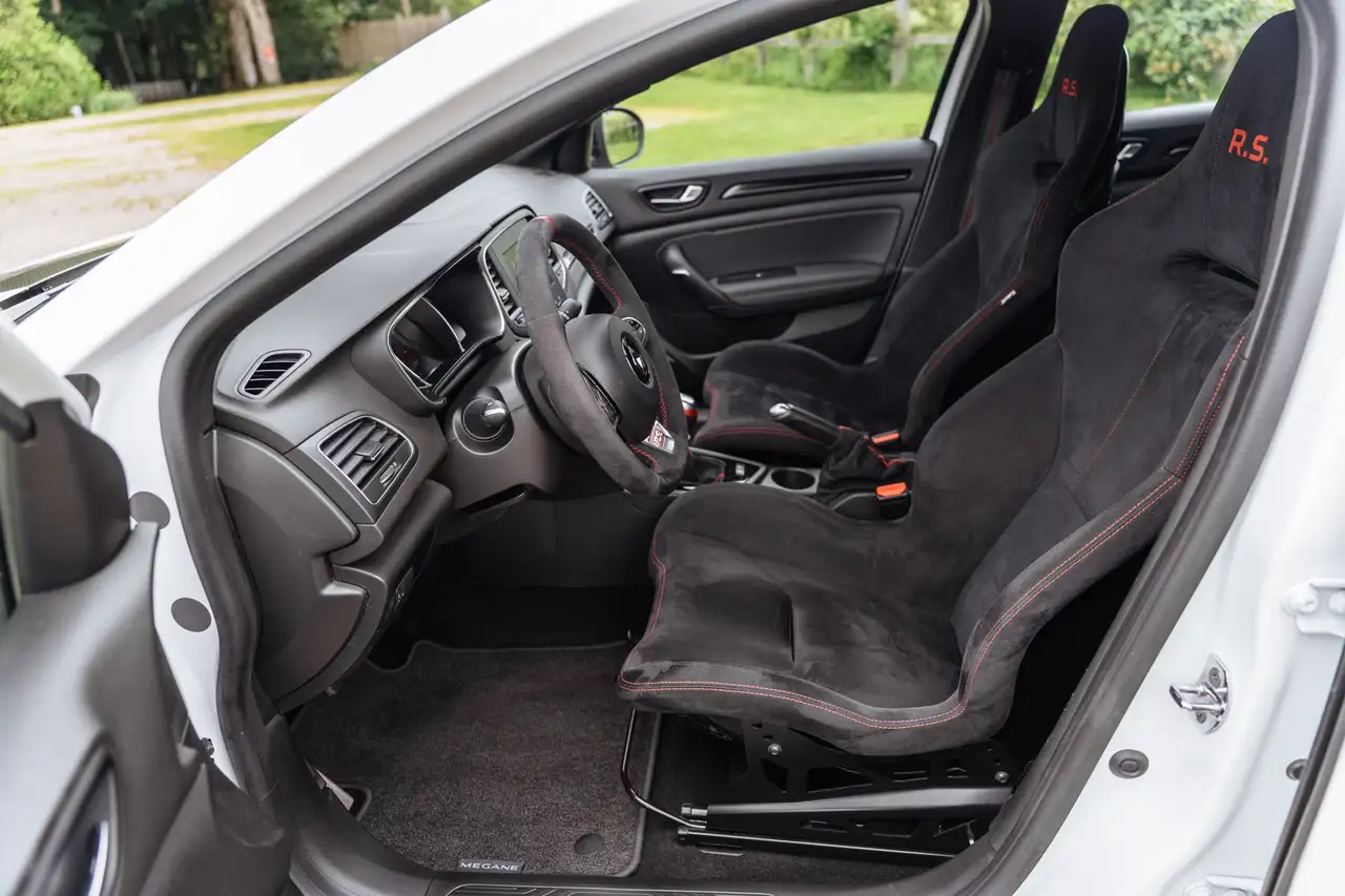 Renault Megane R.S. — photo 17