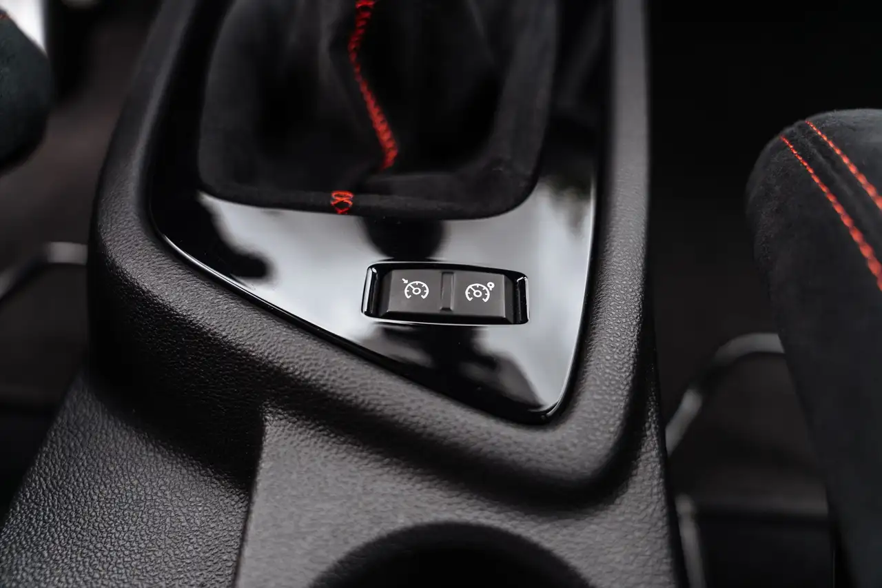 Renault Megane R.S. — photo 29
