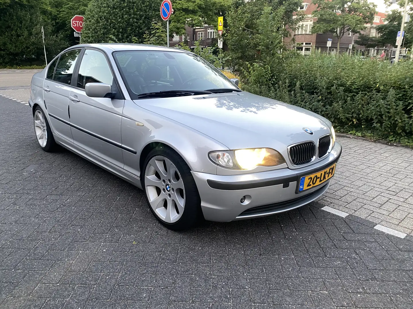 BMW 318 318i - 2