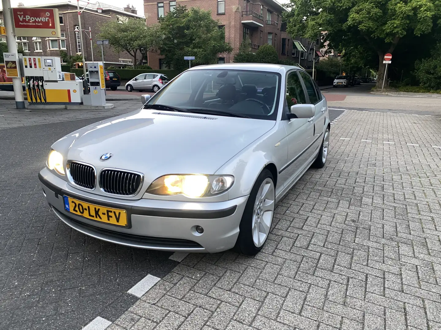 BMW 318 318i - 1