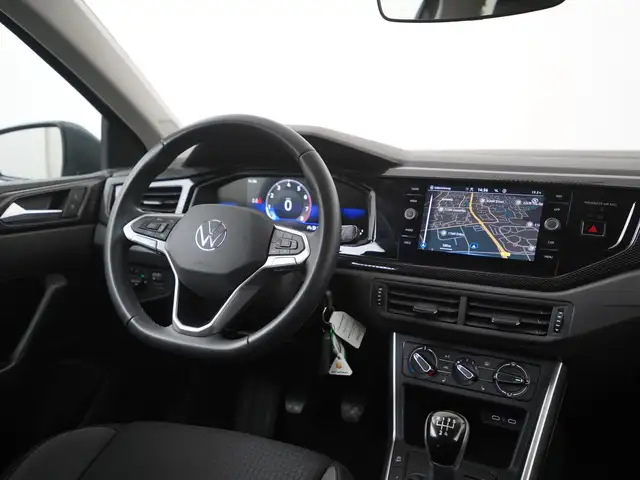 Volkswagen Polo view 5