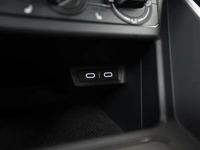 Volkswagen Polo view 12