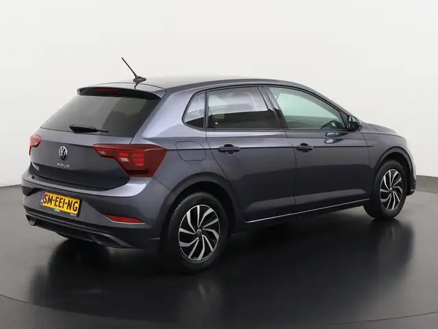 Volkswagen Polo view 4