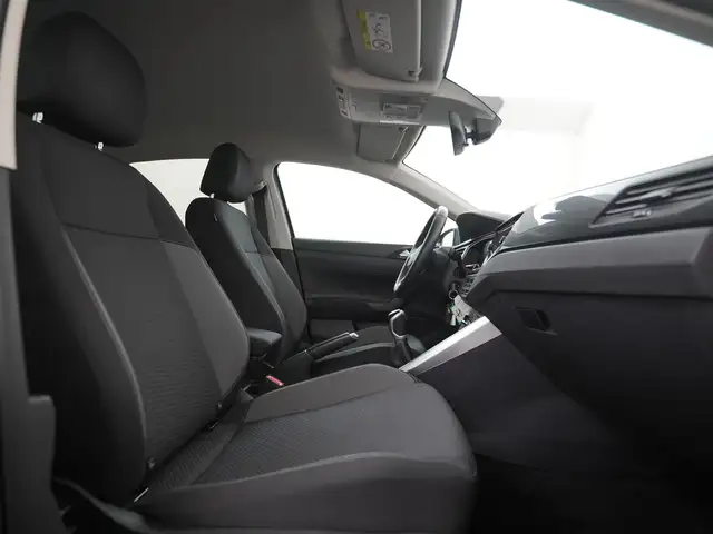 Volkswagen Polo view 3