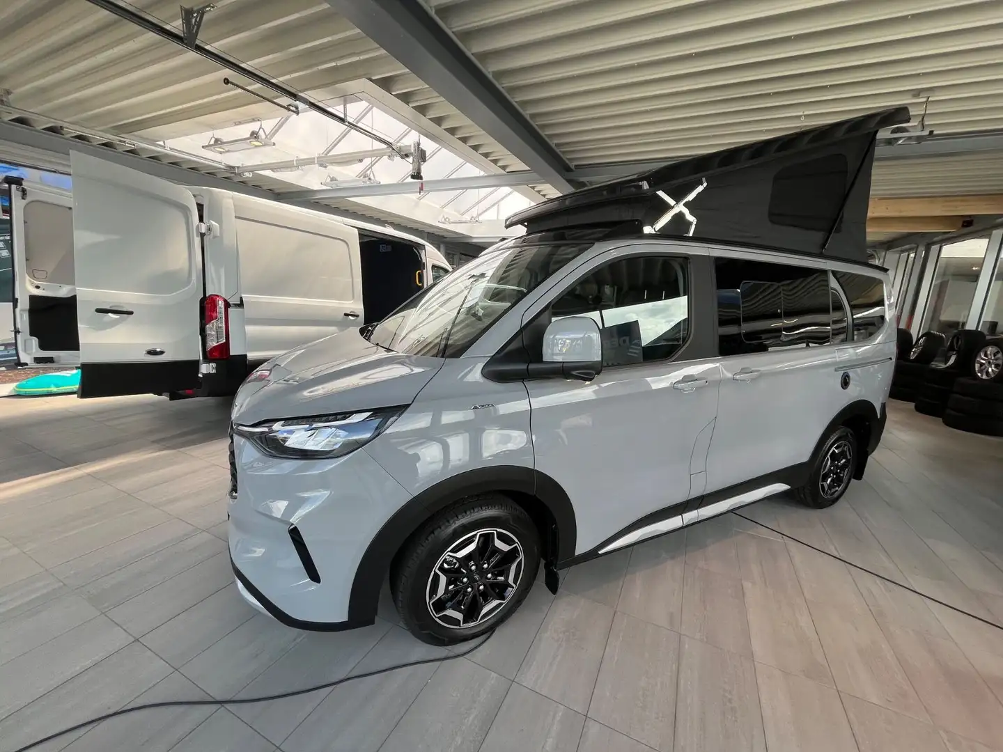 Ford Nugget Acitve AUTOMATIK inkl. Markise und Solar Grau - 2