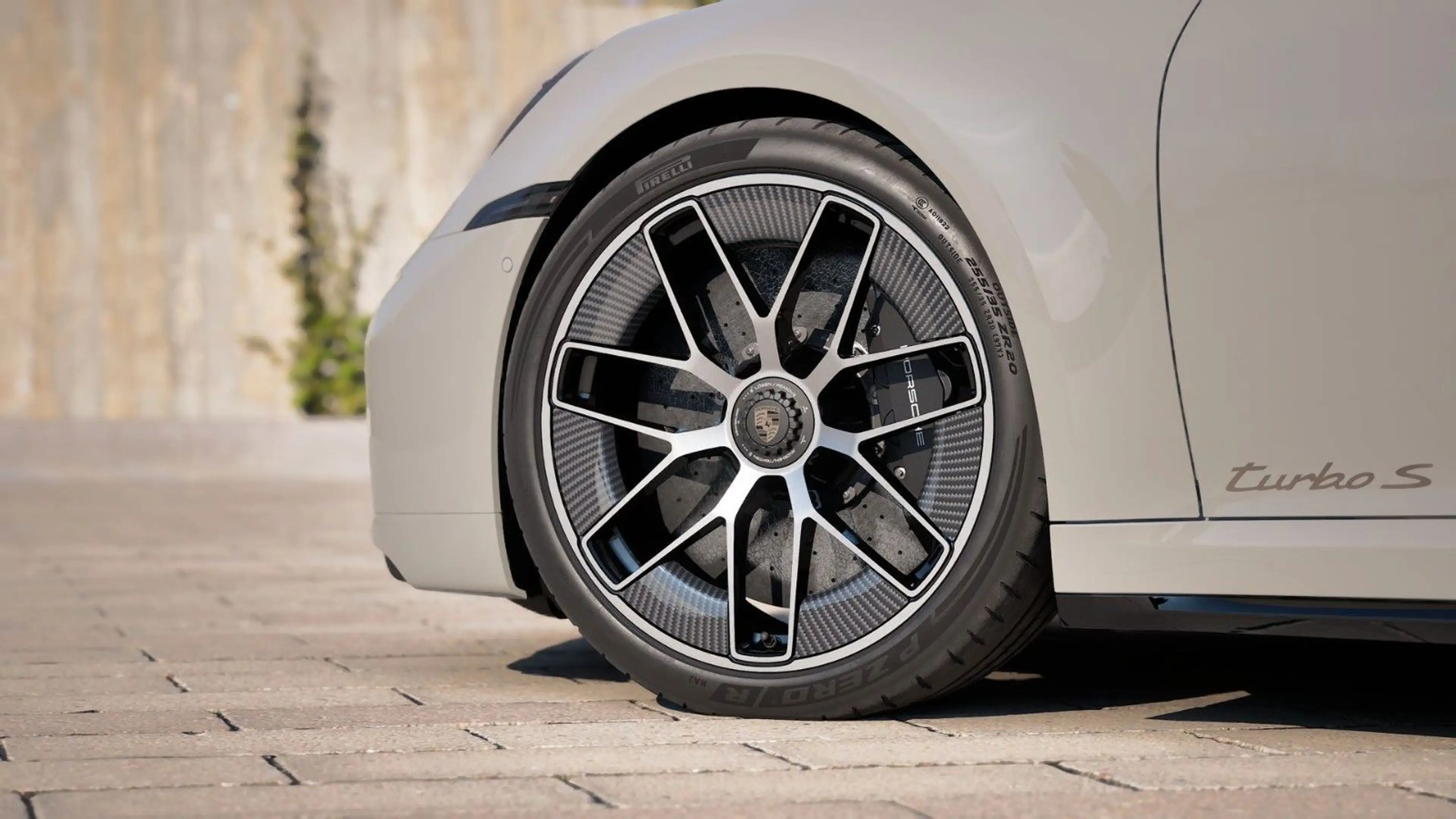Porsche 992 .2 911 Turbo S Carbon Burm Lift — photo 2