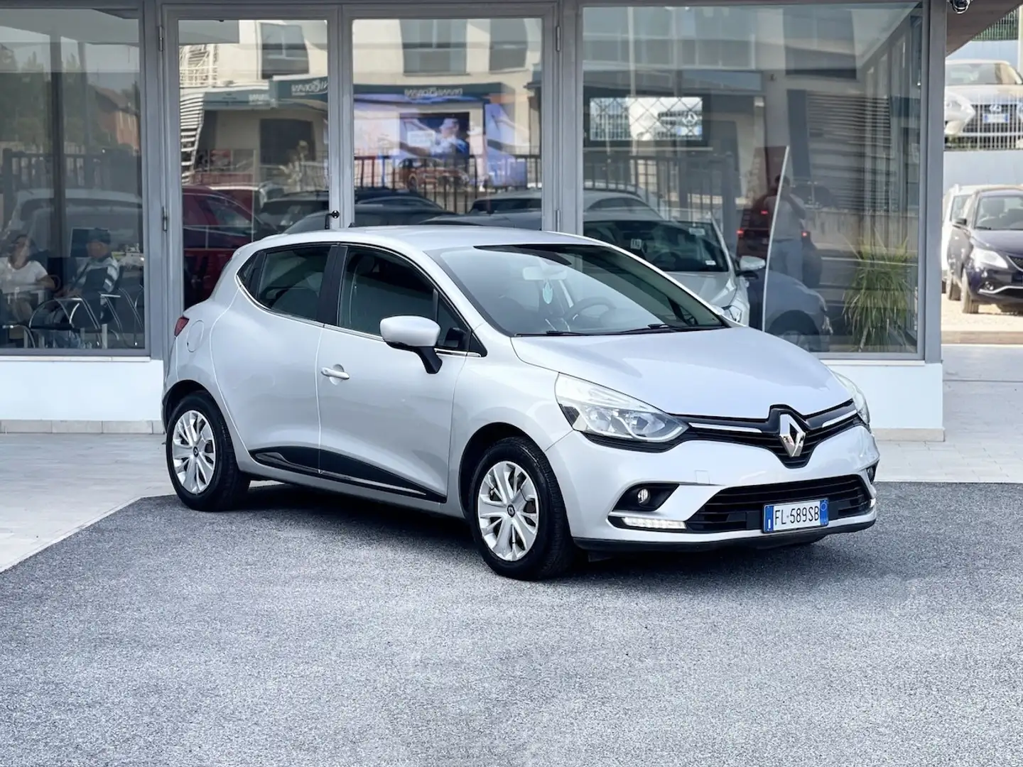 Renault Clio 0.9 GPL 90CV E6 Neo. - 2017 Argento - 1