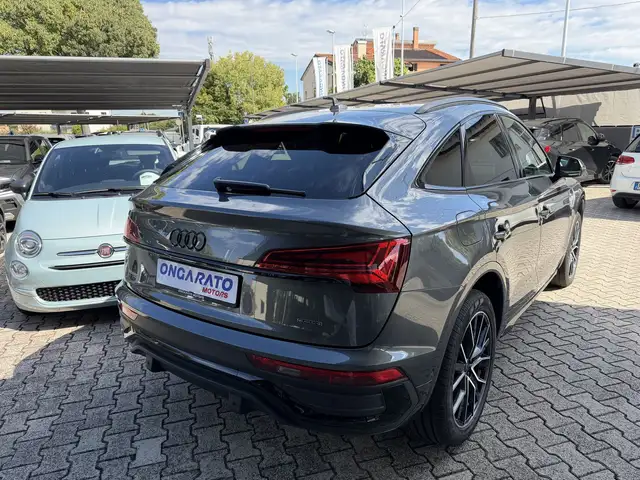 Audi Q5 view 5