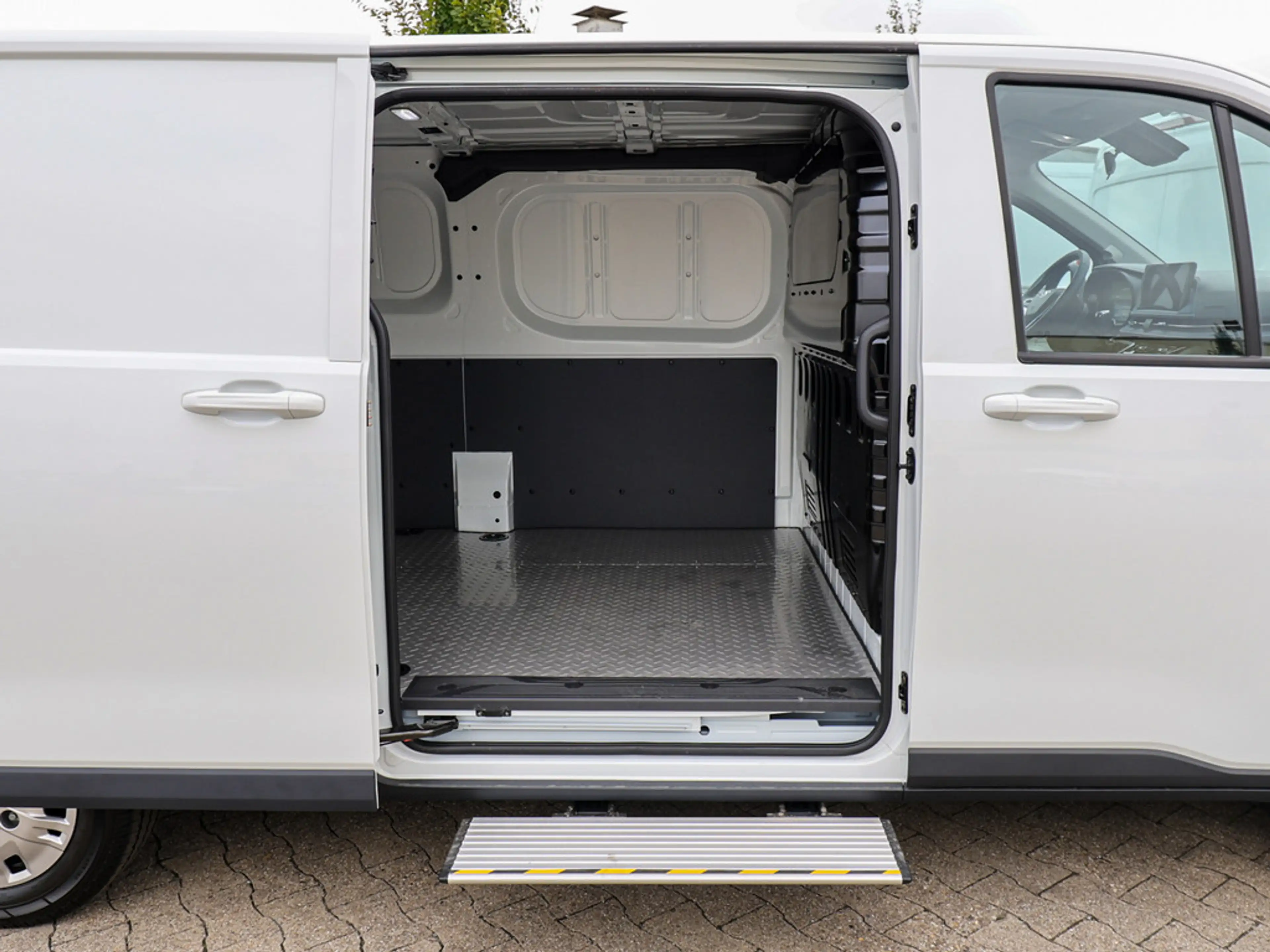 Maxus Deliver 7 Kasten L2H1 LED SPURW. KLIMA BT PDC — photo 6