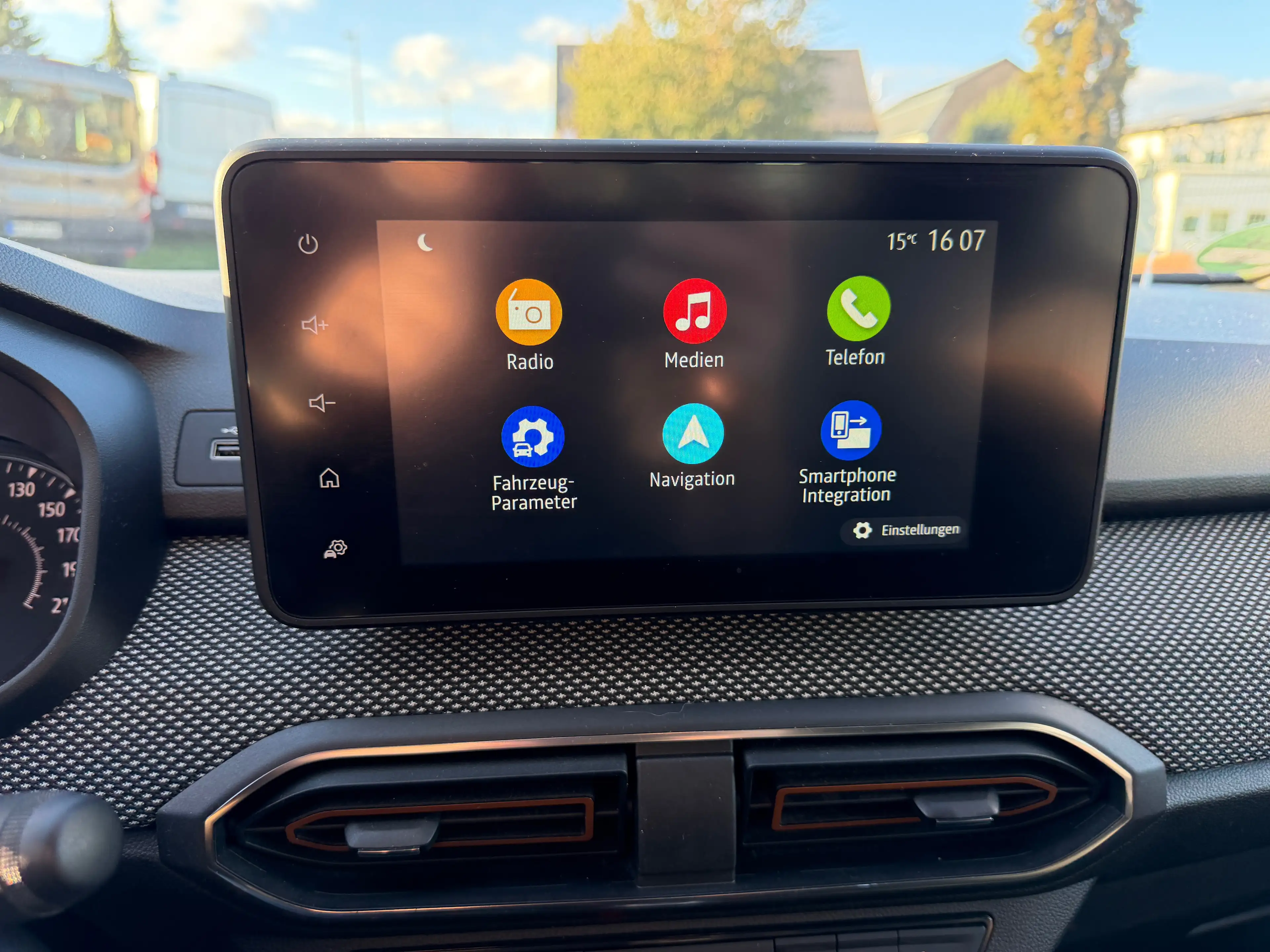 Dacia Sandero Stepway Comfort Einparkhilfe Sitzheizung Navi — photo 13