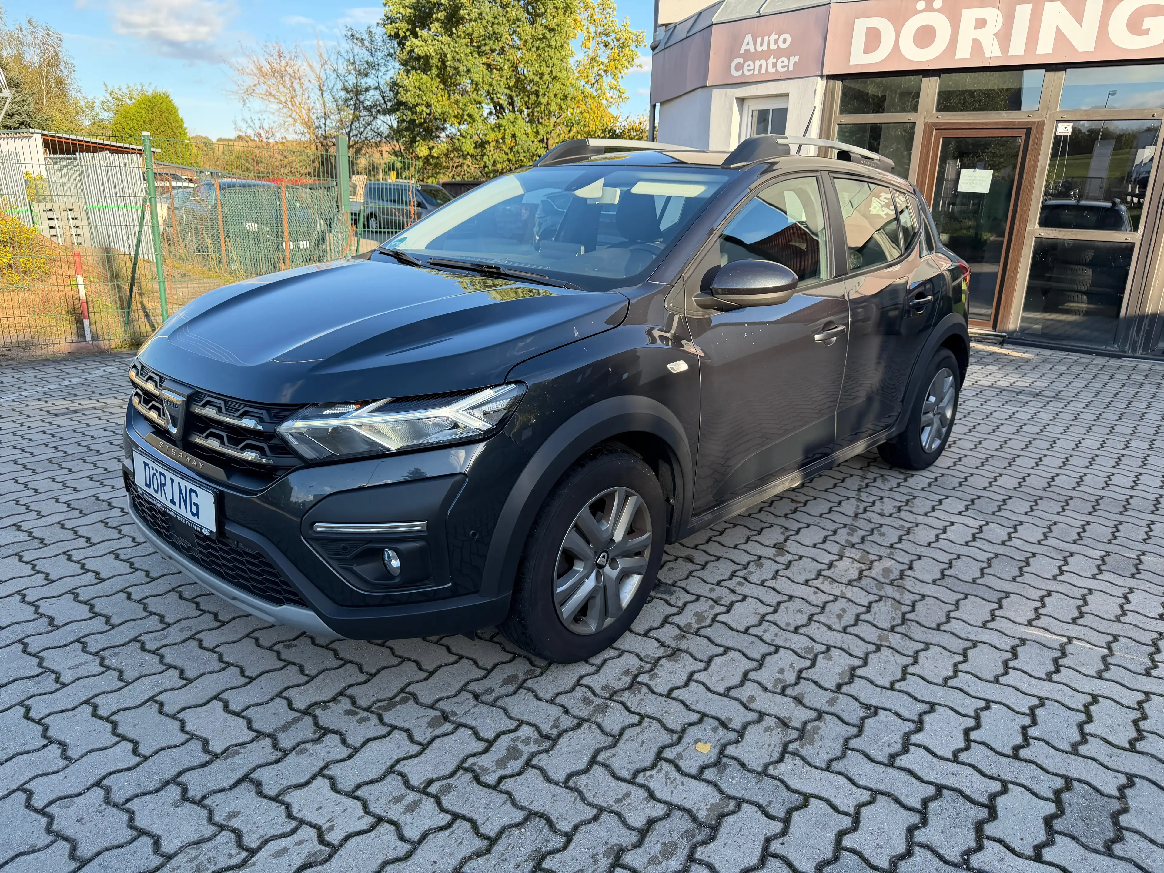 Dacia Sandero Stepway Comfort Einparkhilfe Sitzheizung Navi — photo 2
