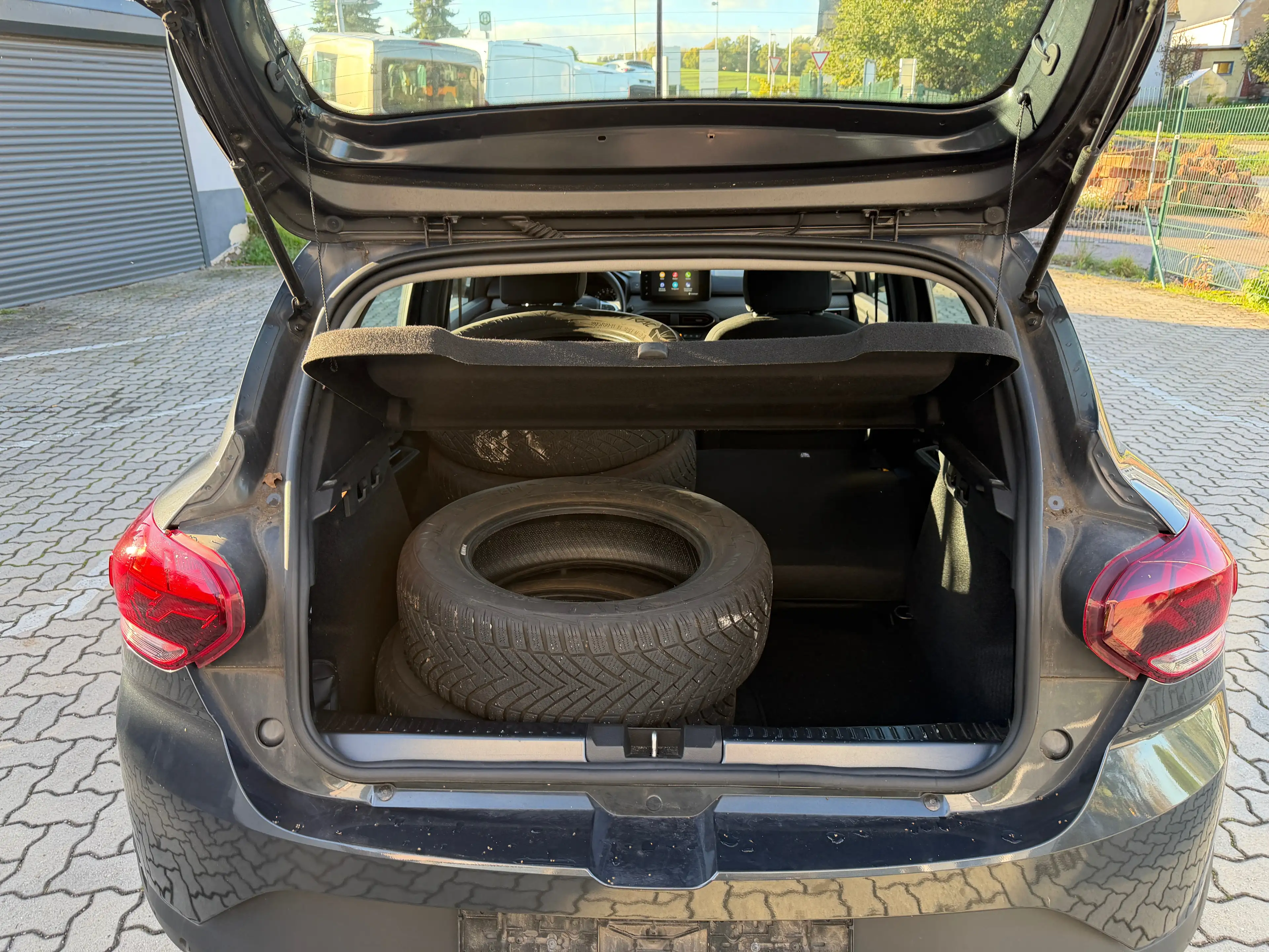 Dacia Sandero Stepway Comfort Einparkhilfe Sitzheizung Navi — photo 7