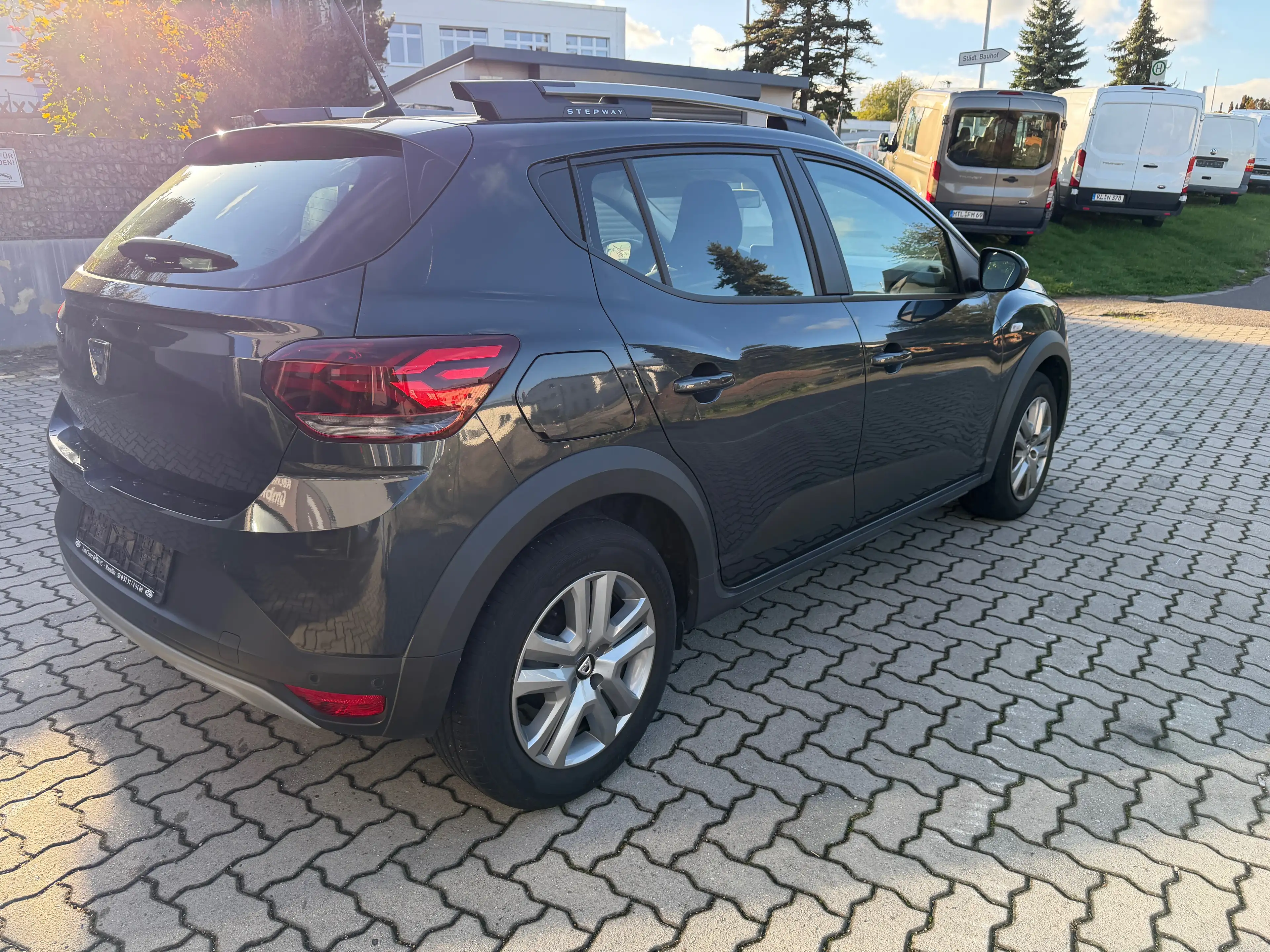 Dacia Sandero Stepway Comfort Einparkhilfe Sitzheizung Navi — photo 6