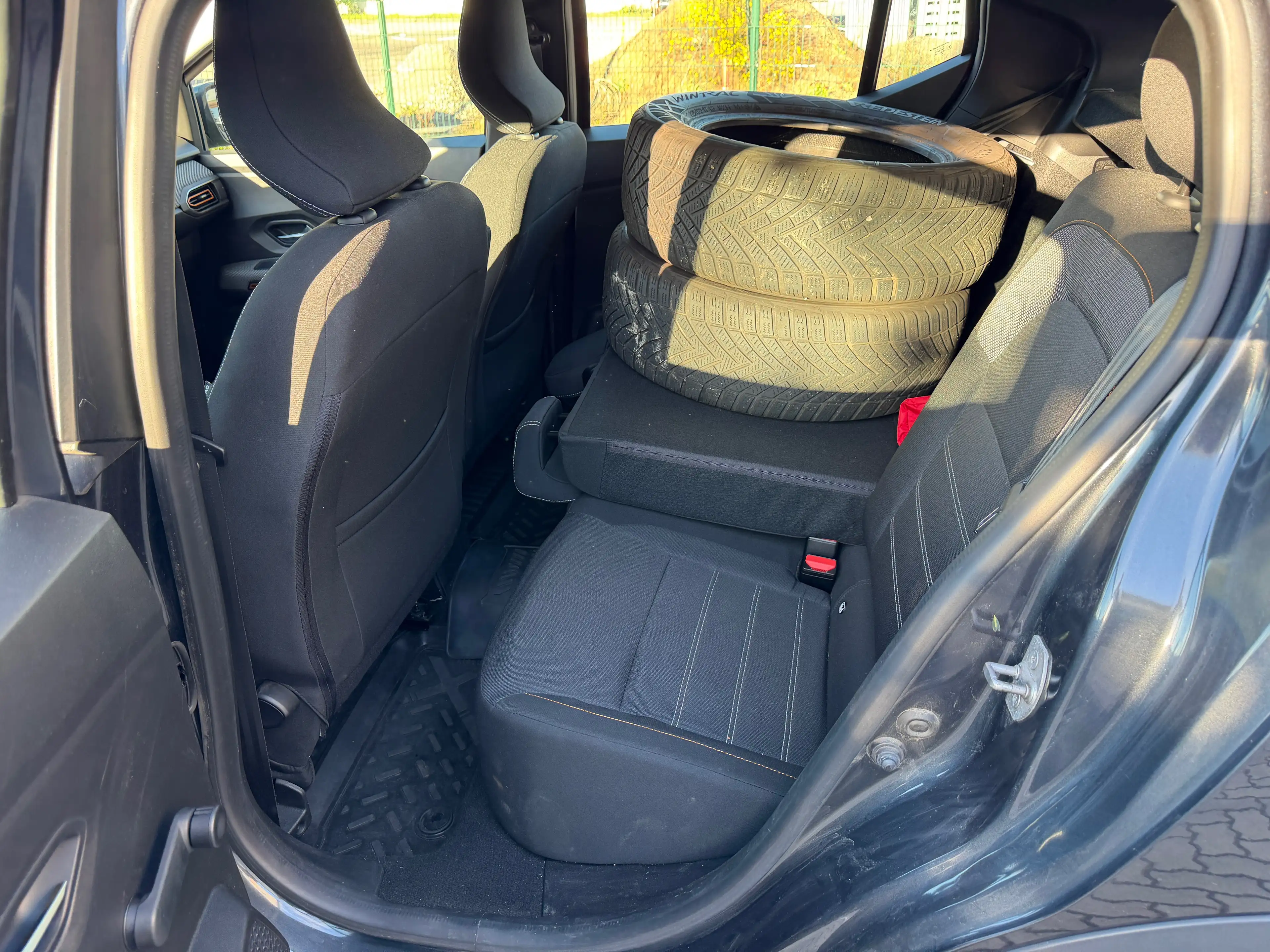 Dacia Sandero Stepway Comfort Einparkhilfe Sitzheizung Navi — photo 11