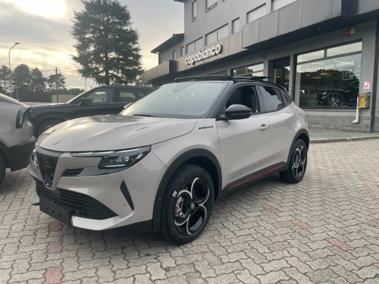 Alfa Romeo Junior 1.2 136CV Hybrid eDCT6 Speciale+TETTO APRIB+TECHNO Gris - 1