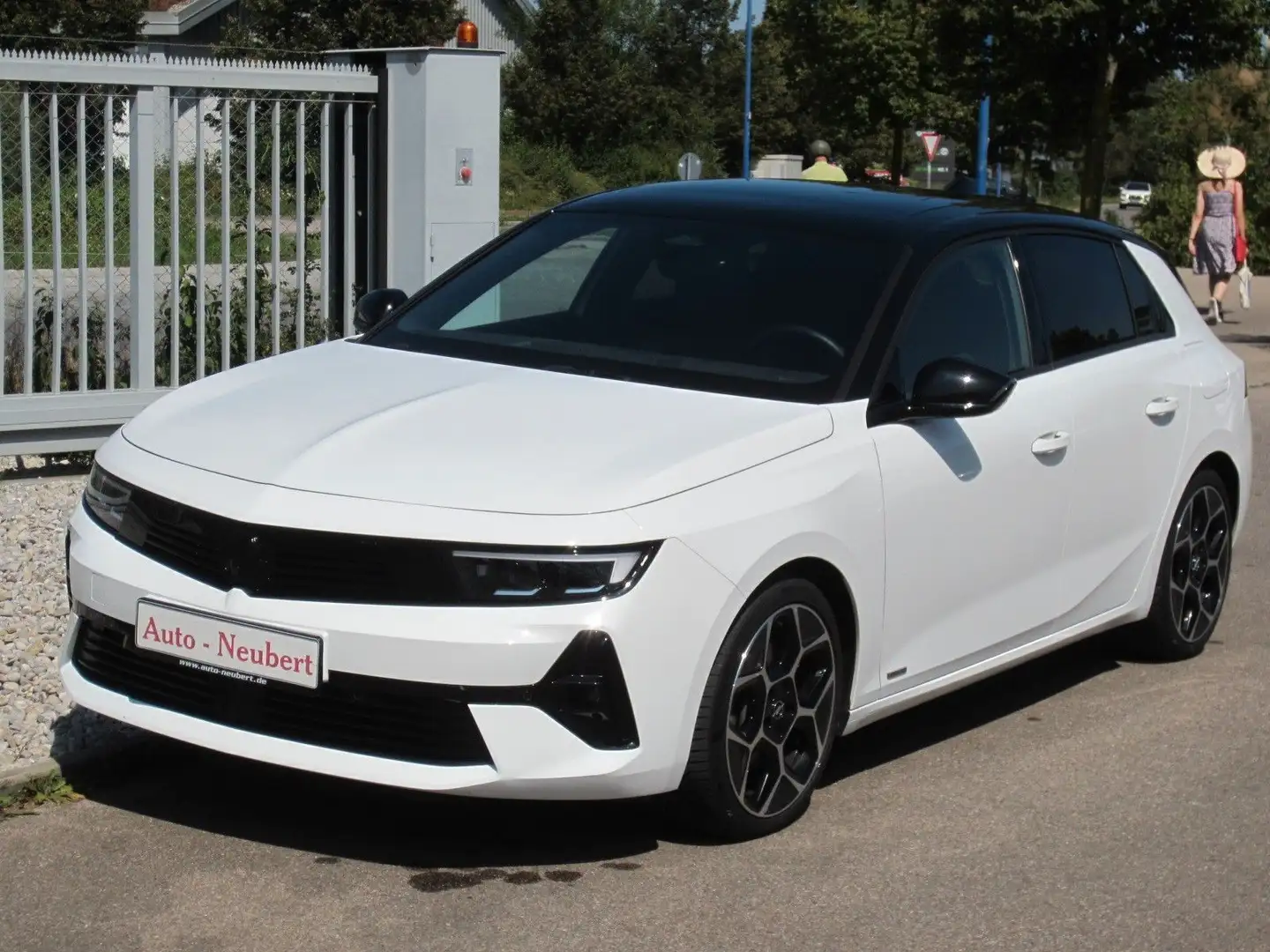 Opel Astra L Ultimate Plug-in-Hybrid Bianco - 2