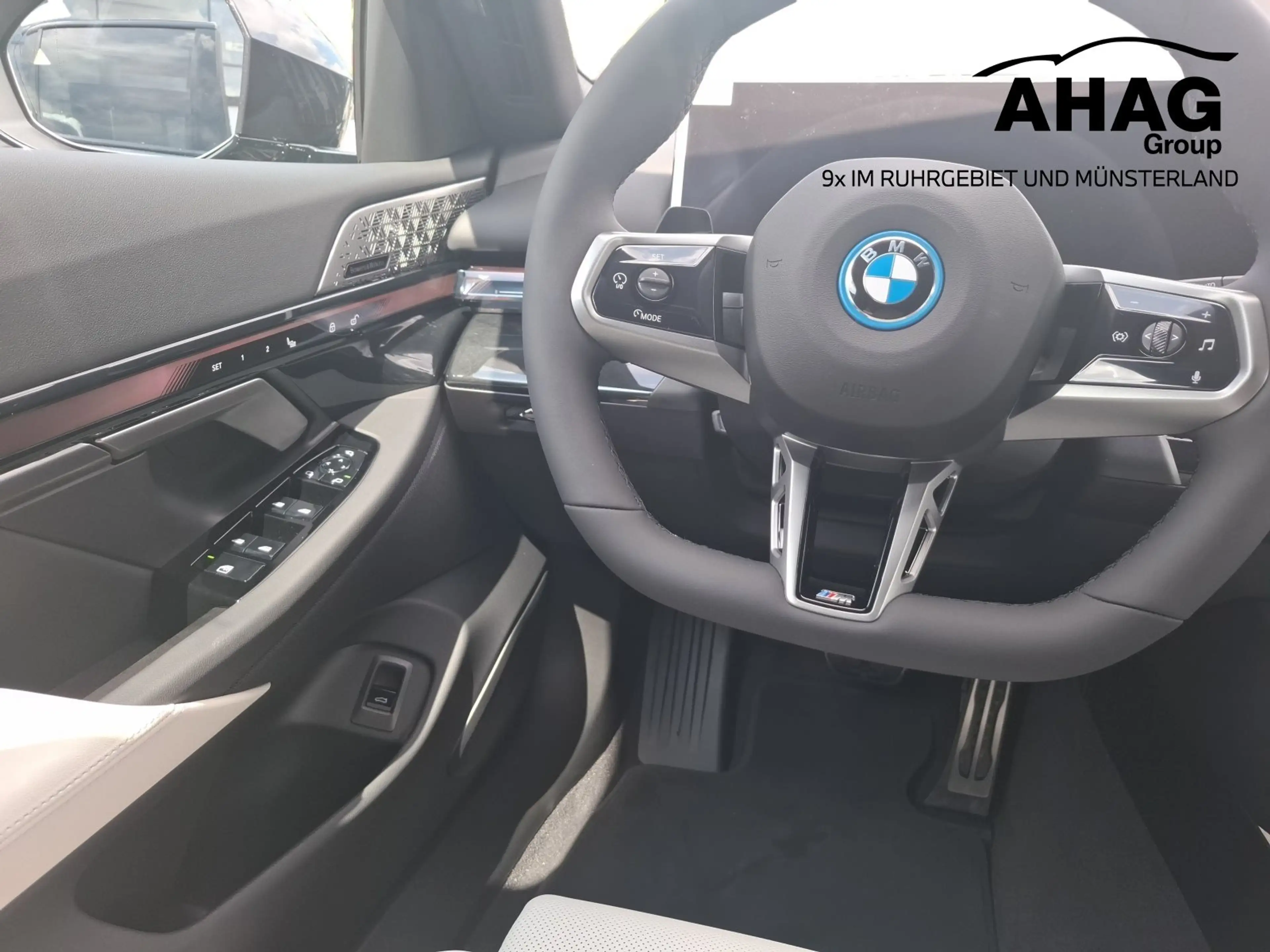 BMW i5 eDrive40 Touring M Sportpaket Pro — photo 11