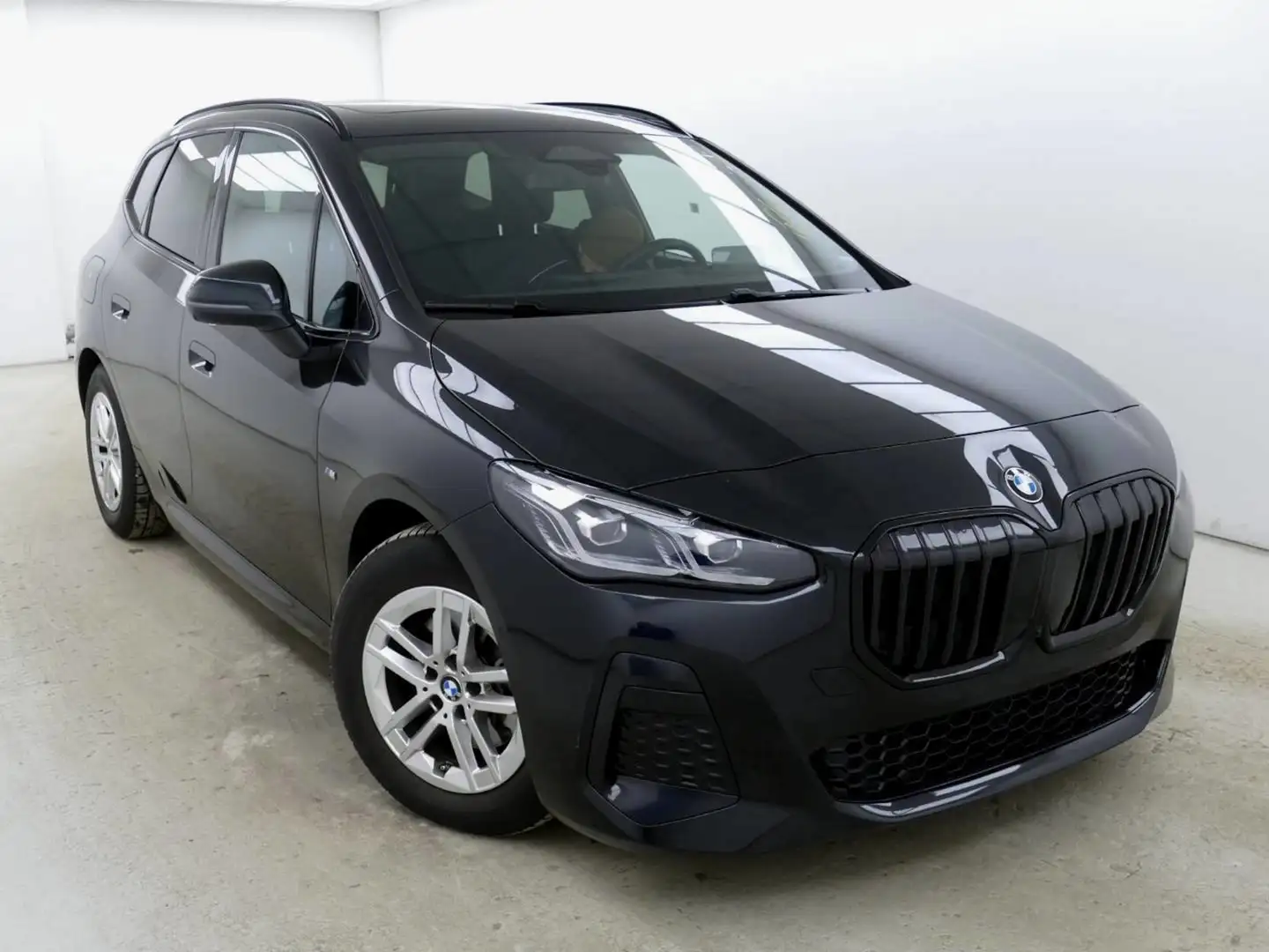 BMW 220 i M Sport HUD Pano ACC 360°AHK Schwarz - 2