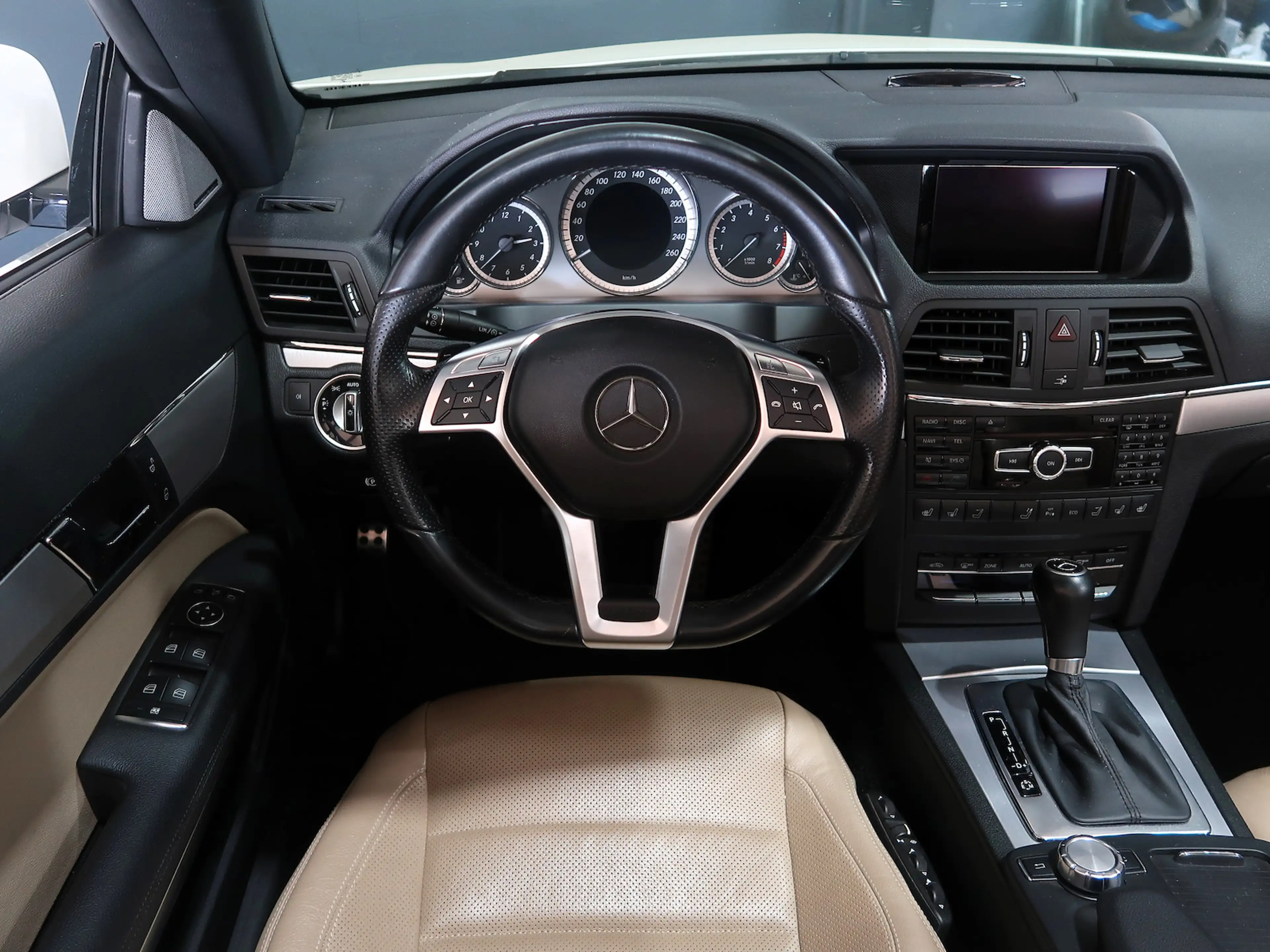 Mercedes-Benz E 350 Cabrio AMG STYLE*45.000 KM*H&K*ILS*DESIGNO — photo 11