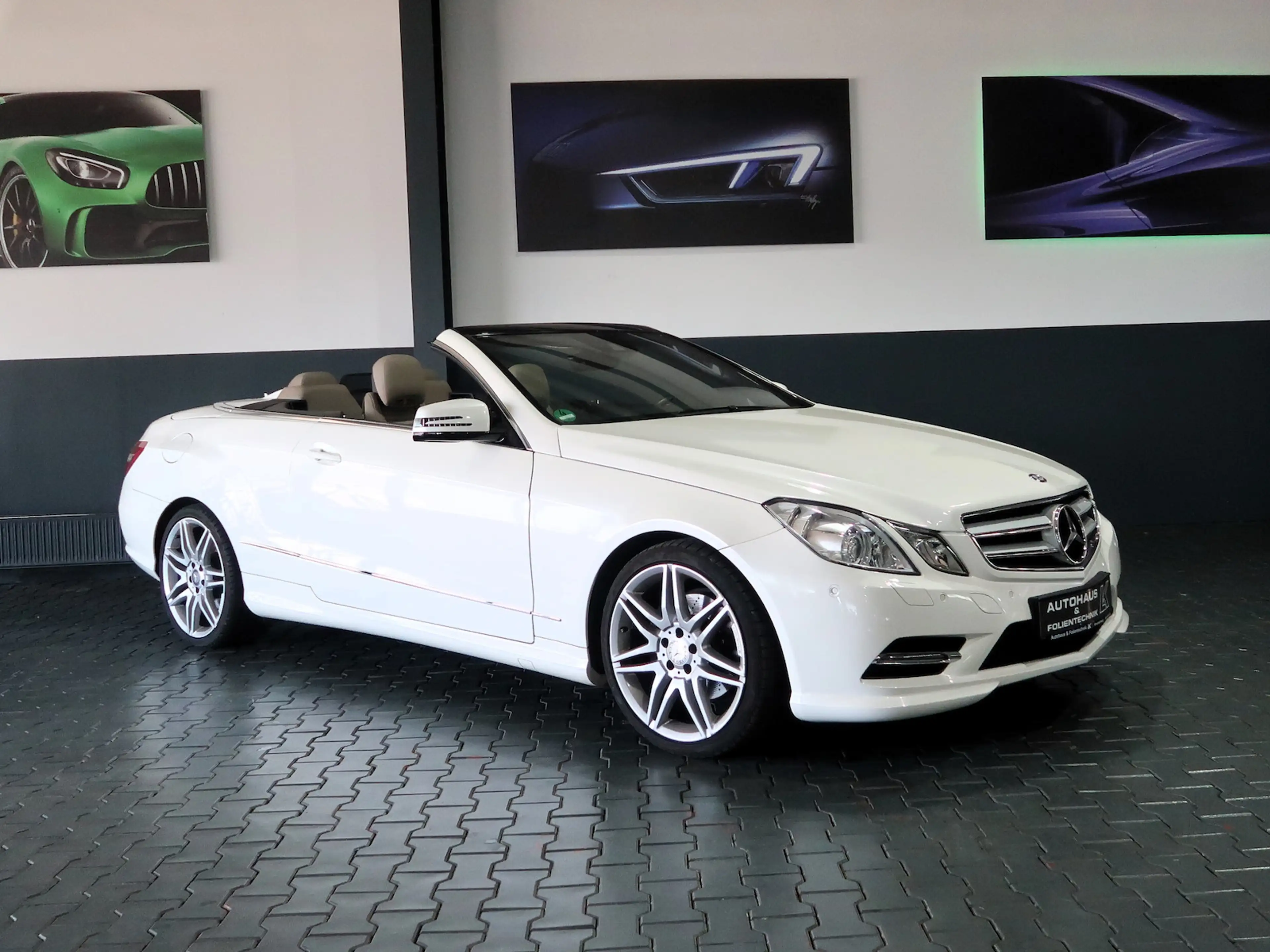 Mercedes-Benz E 350 Cabrio AMG STYLE*45.000 KM*H&K*ILS*DESIGNO