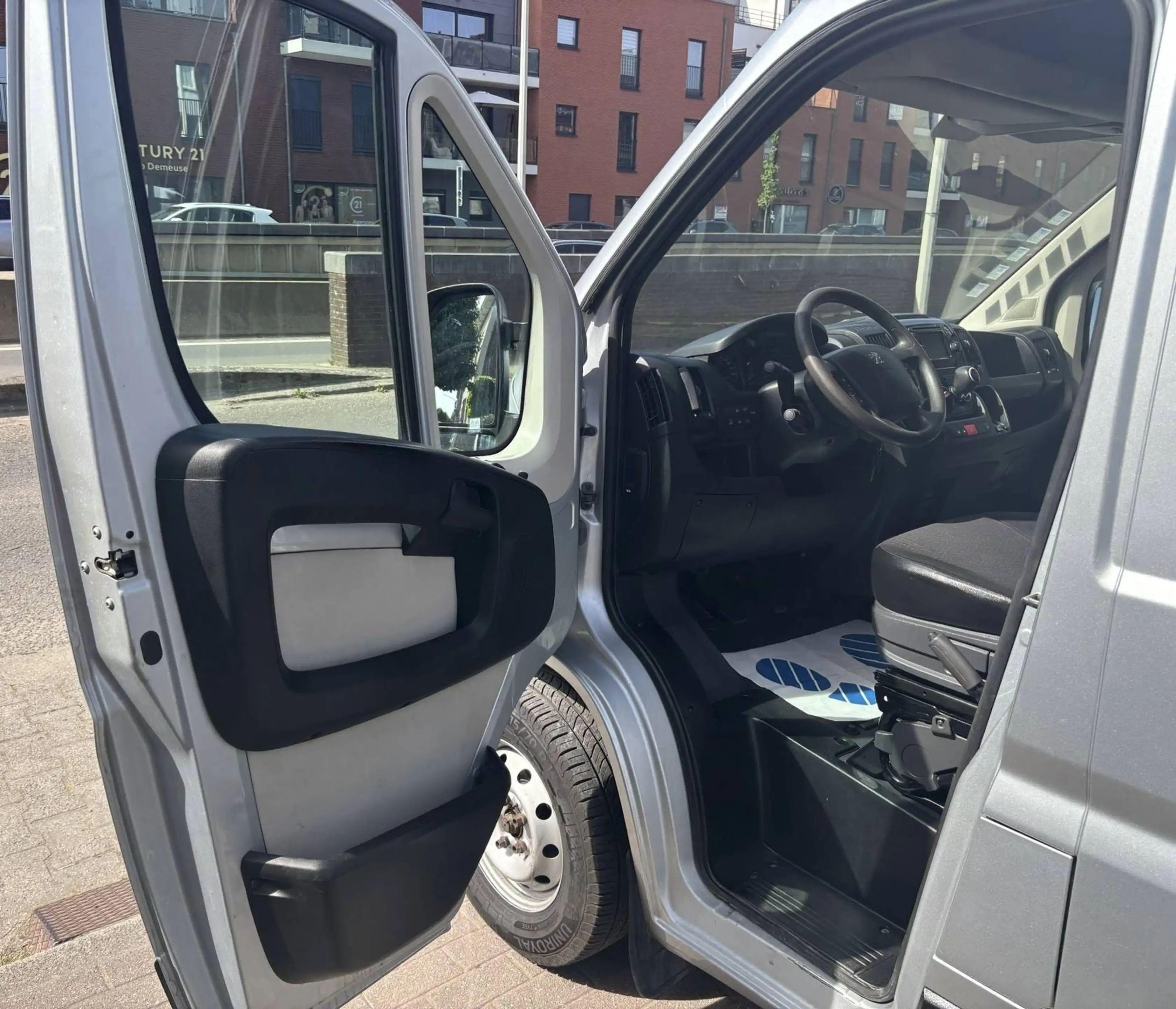 Peugeot Boxer L3H2 – 2.0 HDi 163 CV – 167000 km – GPS Caméra Attache-remorque — photo 11