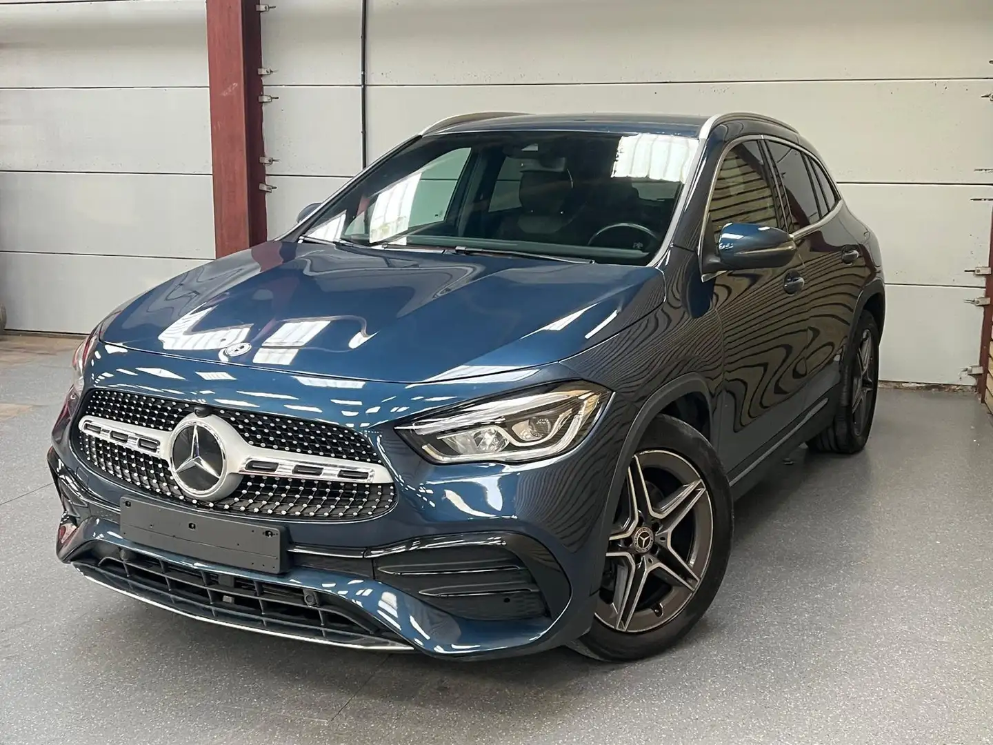 Mercedes-Benz GLA 180 GLA 180 Bleu - 1
