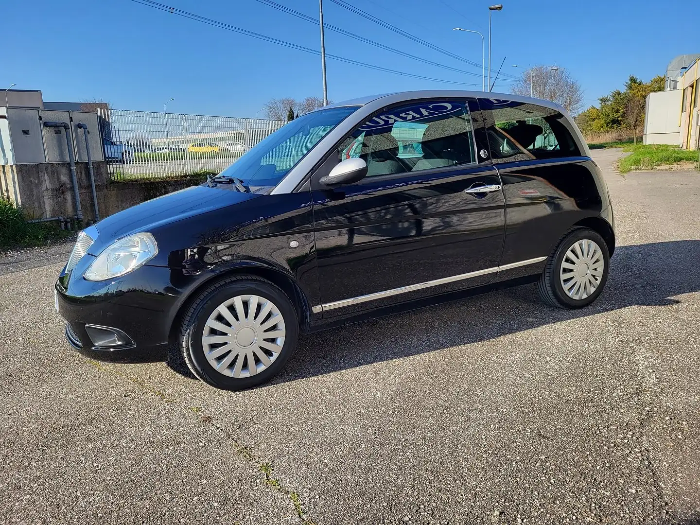 Lancia Ypsilon 1.4 77cv New Oro ecochic Gpl Argent - 1