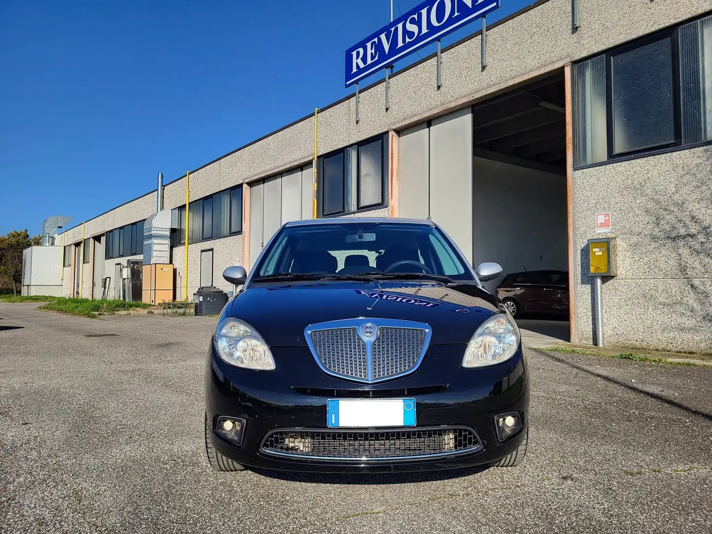 Lancia Ypsilon 1.4 77cv New Oro ecochic Gpl Argent - 2