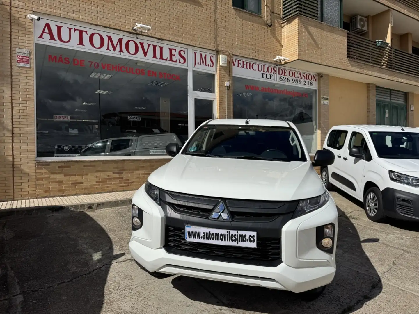Mitsubishi L200 2.2DI-D Doble Cabina M-PRO Blanco - 2