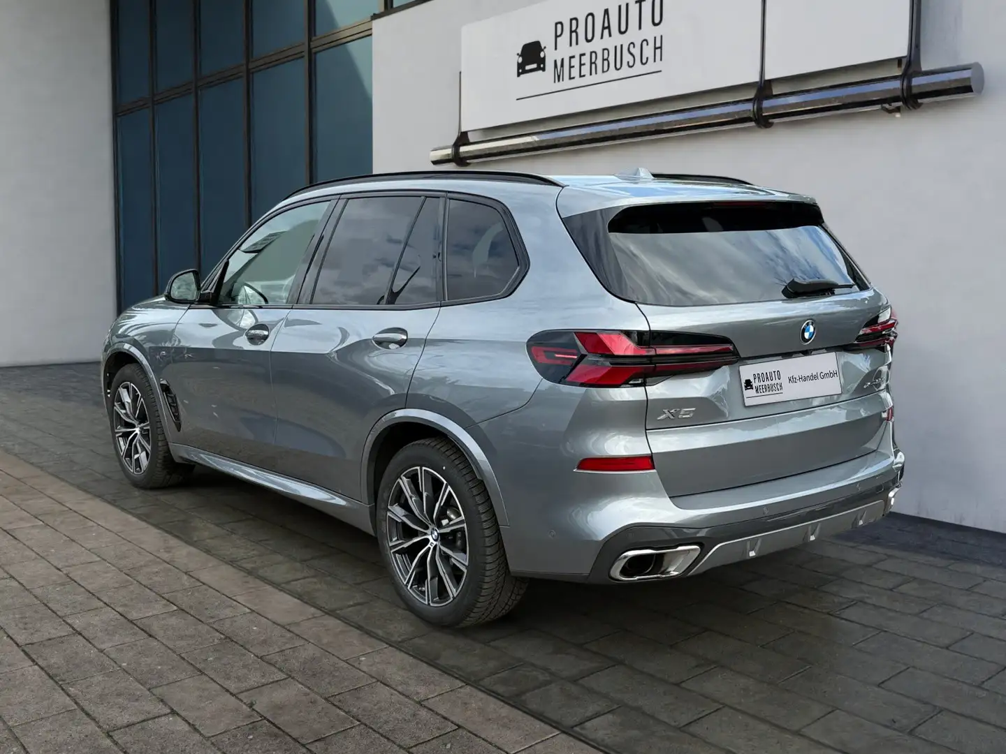 BMW X5 30d M Sport AHK/SITZLÜFTUNG/ASSISTPROF/PANO Grau - 2