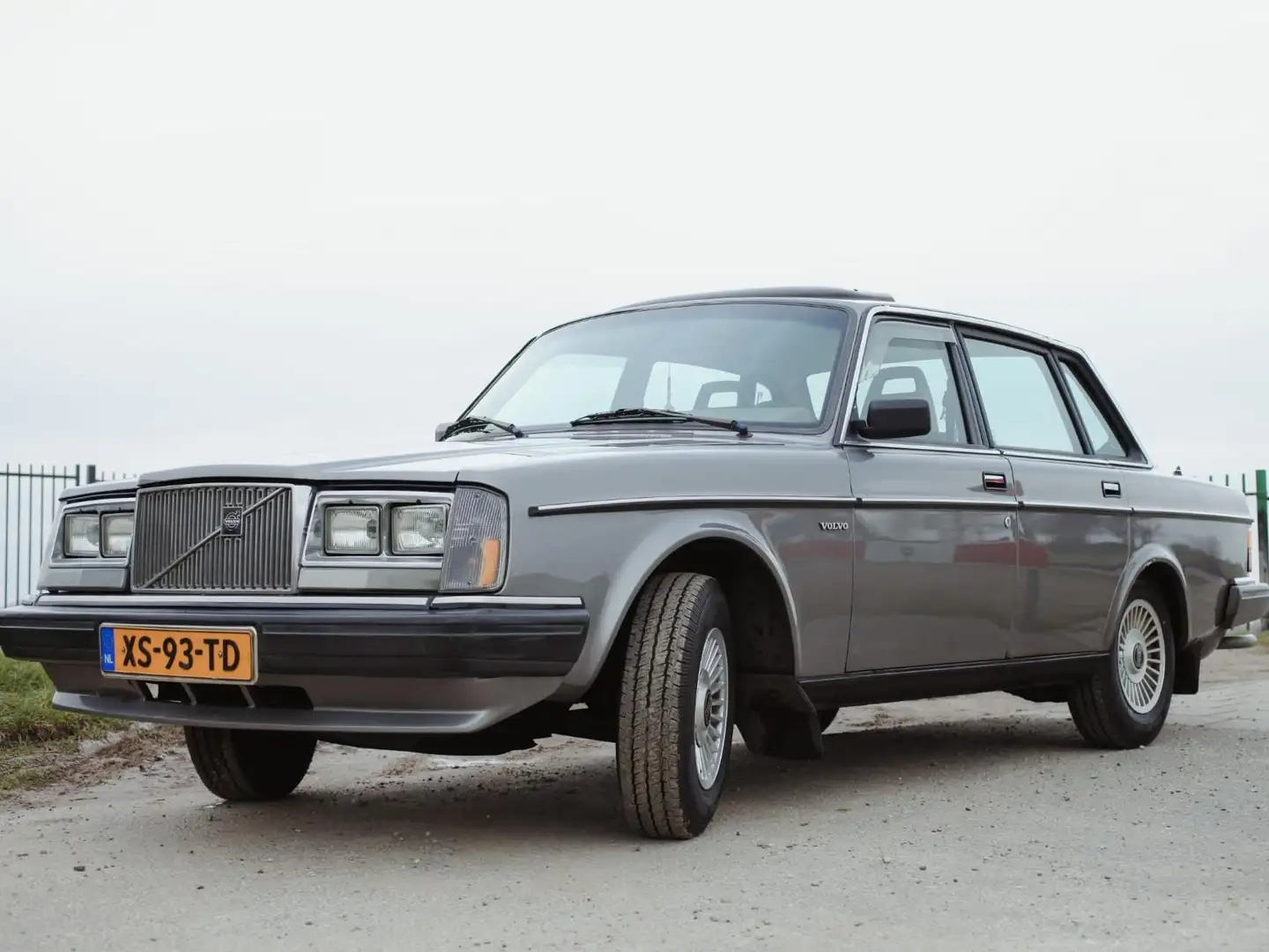 Volvo 240 240 GL.0 K6 Šedá - 1