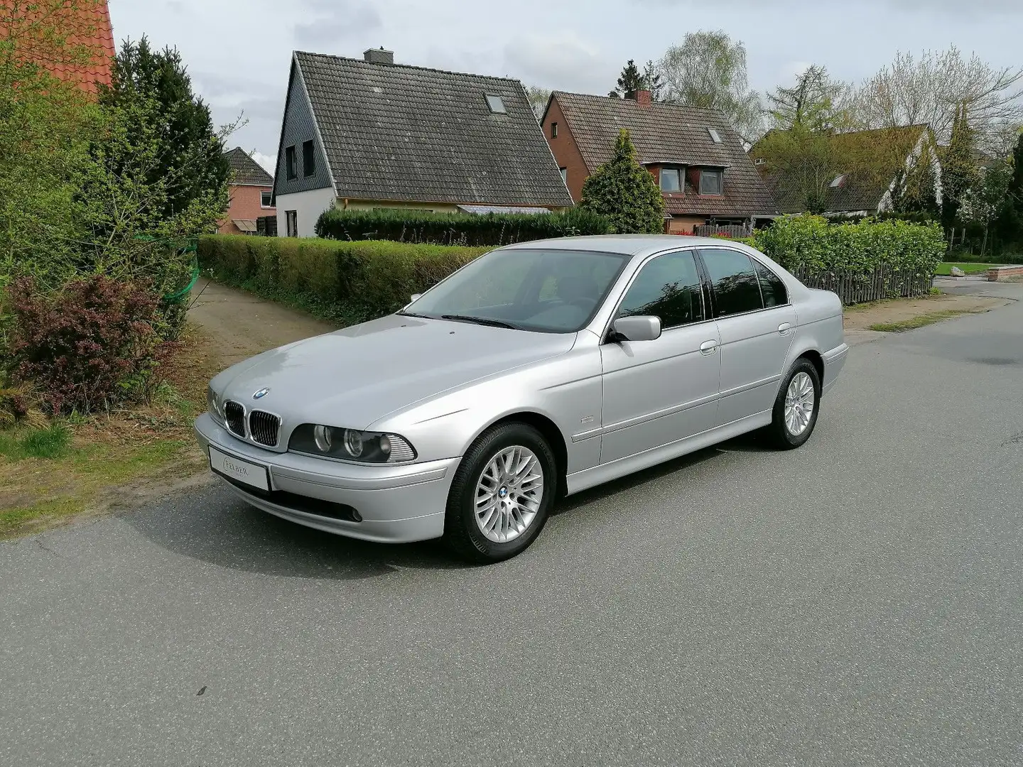 BMW 540 iA 2Hd*lückenlos BMW SH*100%rostfrei/original Gümüş rengi - 1