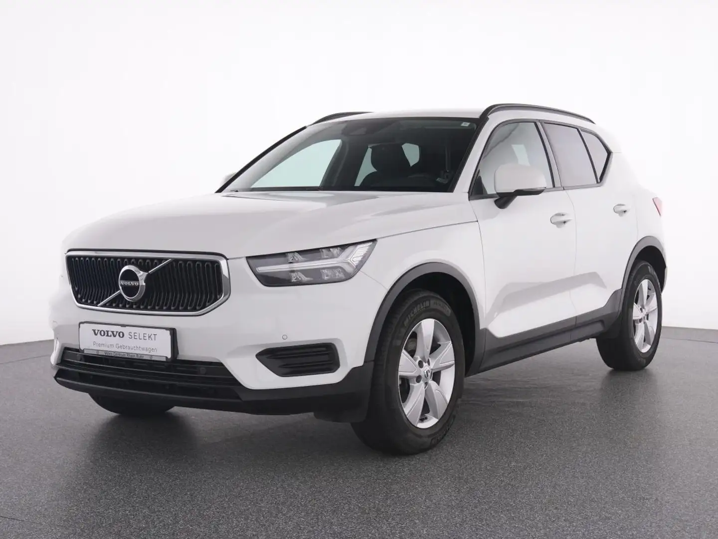 Volvo XC40 T2 (B) MOMENTUM Core+NAVI+WSS BEH+LPP+PAP MOMENTUM Weiß - 2