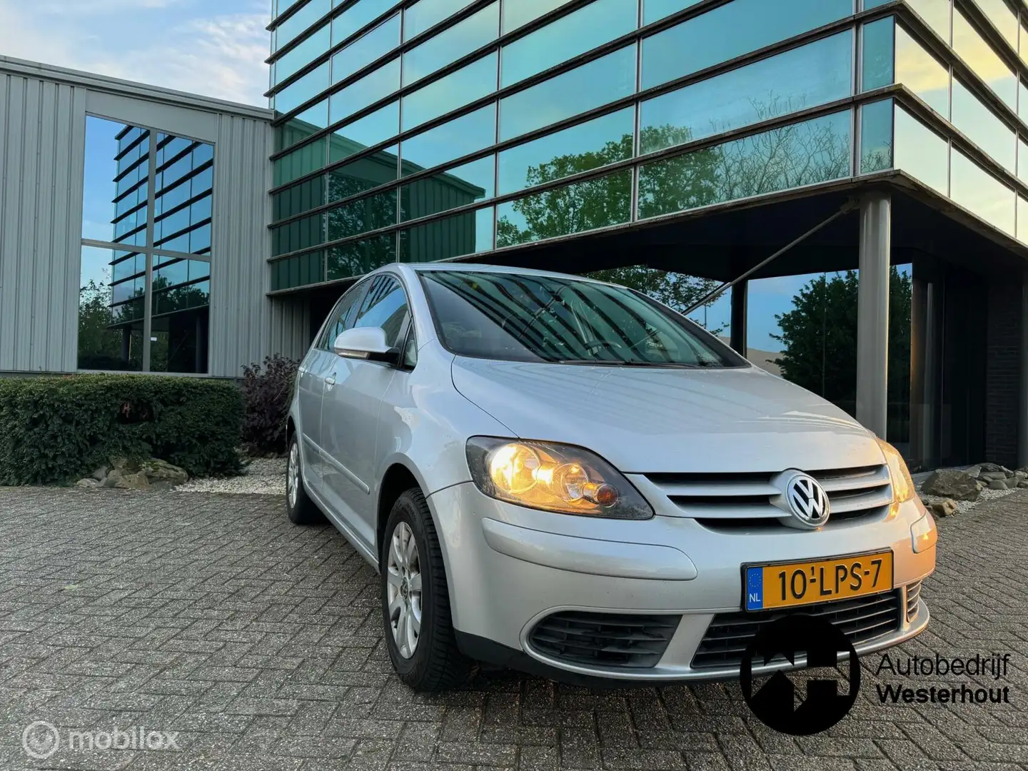 Volkswagen Golf Plus 2.0 FSI Comfortline Grijs - 1