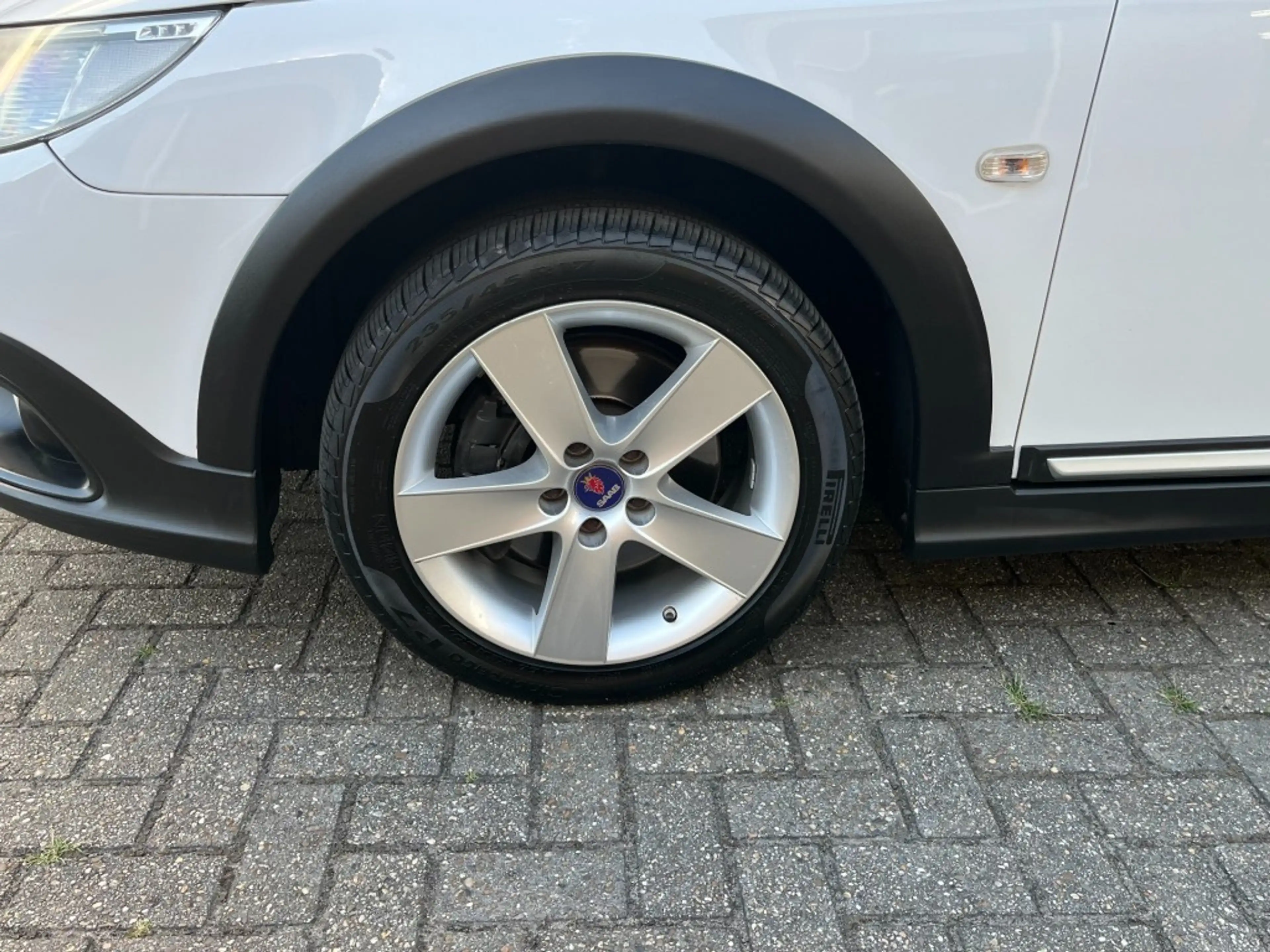 Saab 9-3 2.0 T Aero XWD in wit — photo 16