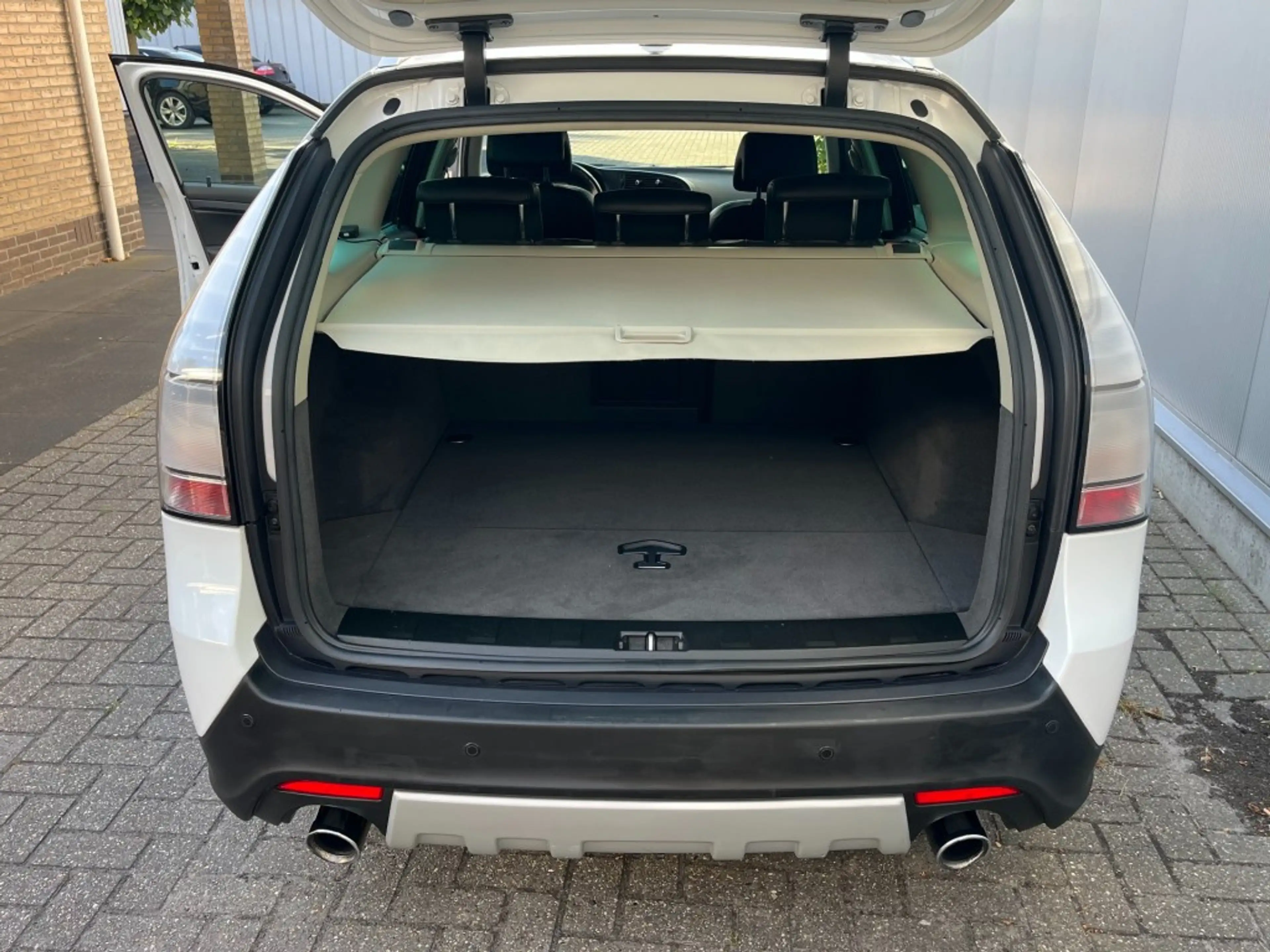 Saab 9-3 2.0 T Aero XWD in wit — photo 23