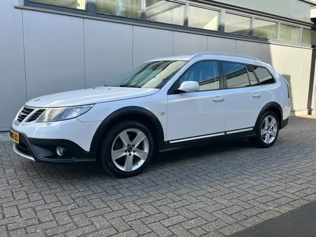 Saab 9-3 2.0 T Aero XWD in wit