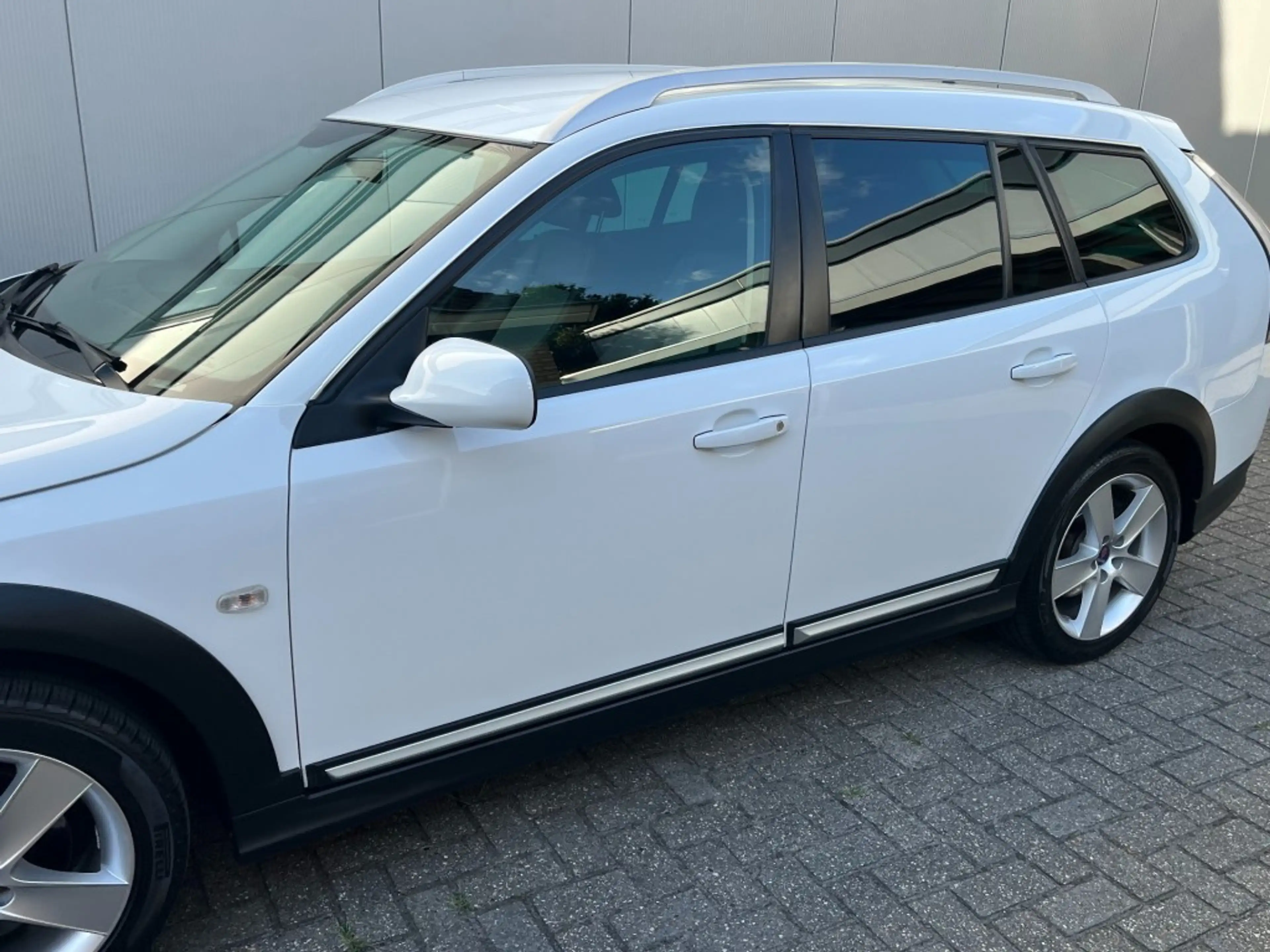 Saab 9-3 2.0 T Aero XWD in wit — photo 4