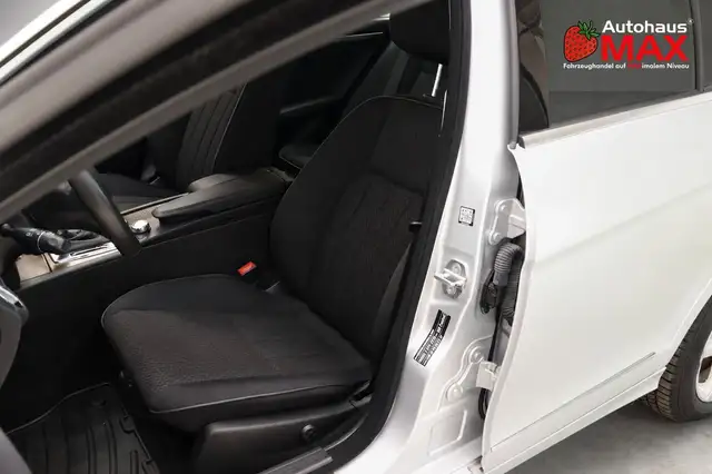 Mercedes-Benz C view 13