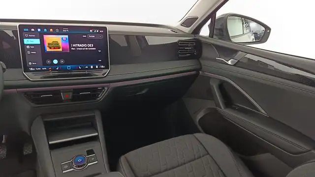 Volkswagen Tiguan view 13