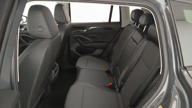 Volkswagen Tiguan view 11