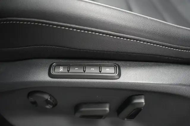 Volkswagen Tiguan view 12