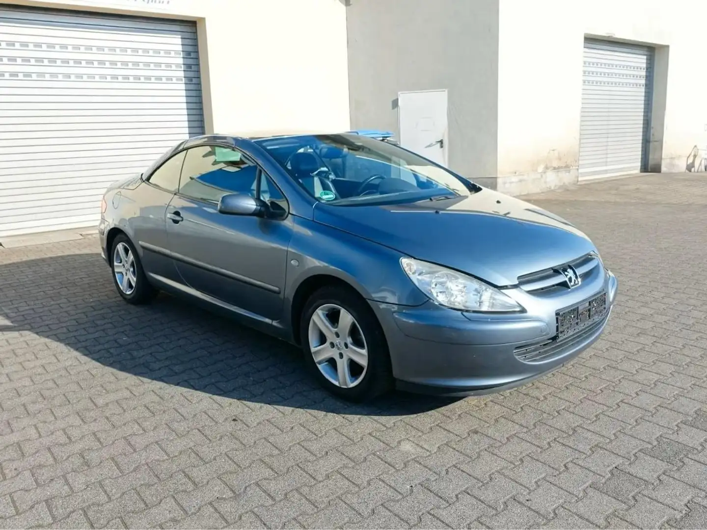 Peugeot 307 307 CC 2,0 16V Tiptronic Grau - 1