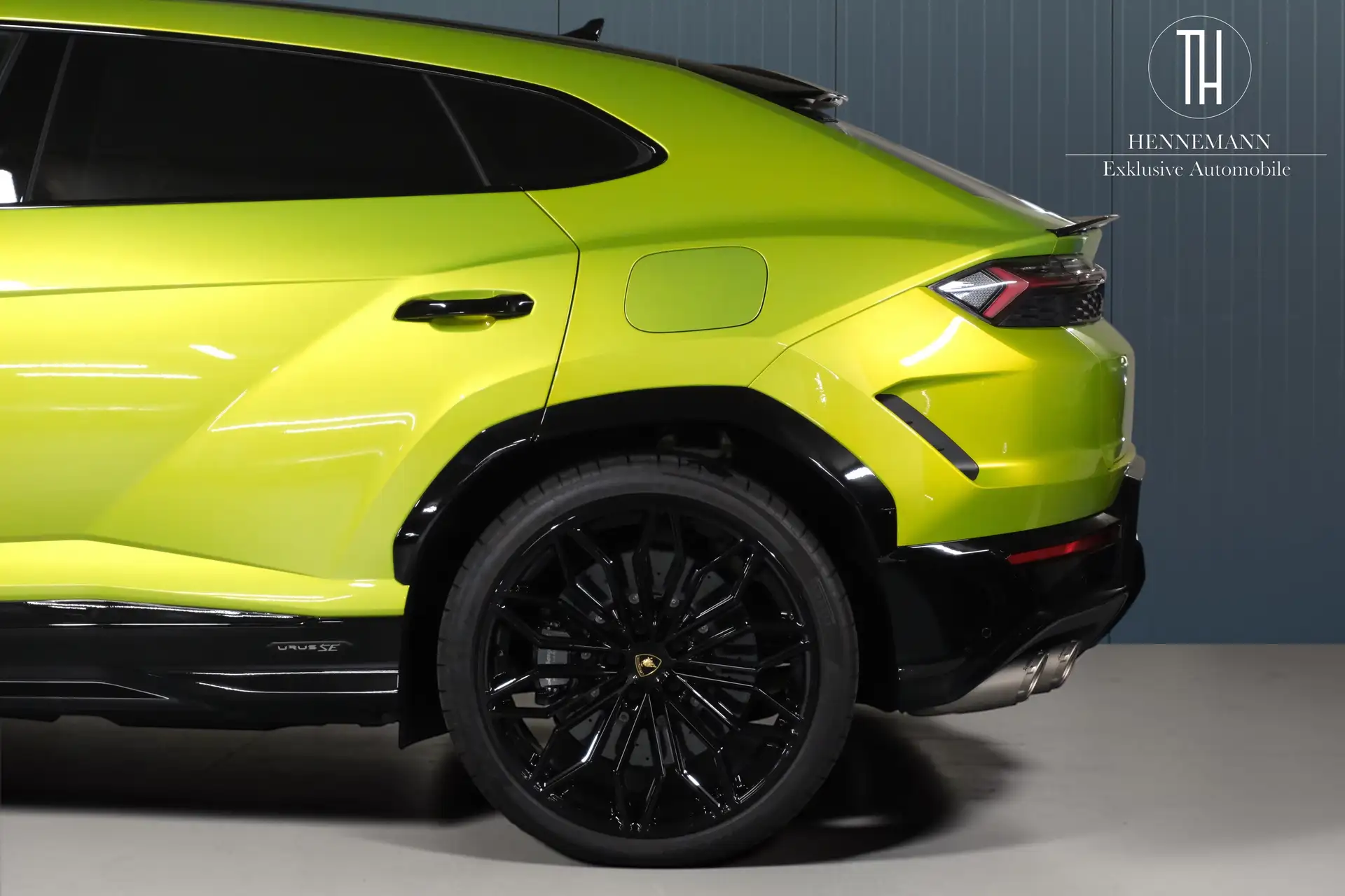 Lamborghini Urus 2025 노랑 사진 7